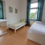 Am Schlosspark Apartman *