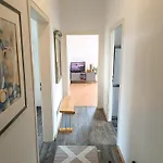 Am Schlosspark Apartman *